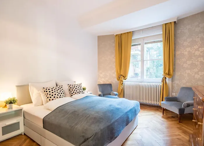 Central - Spacious - Classic Charm