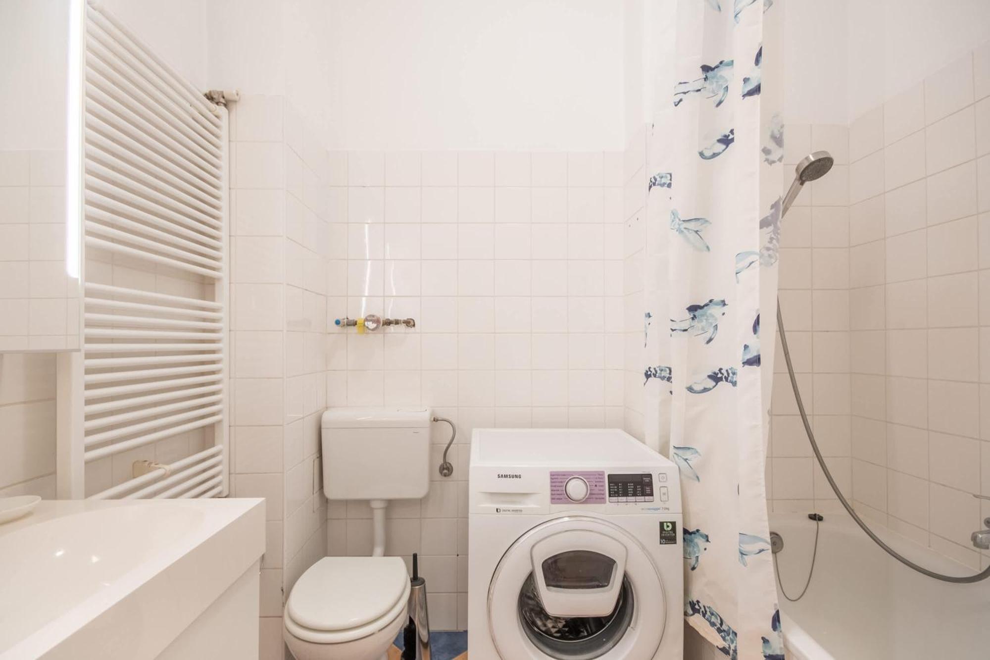 - Spacious - Classic Charm Budapest