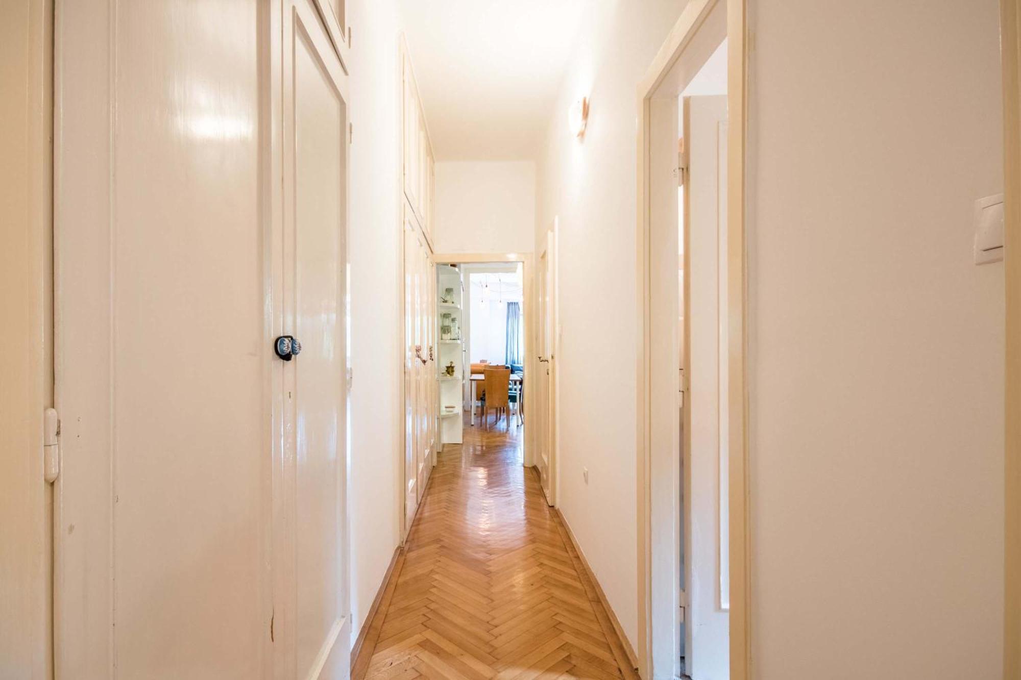 - Spacious - Classic Charm Apartment Budapest