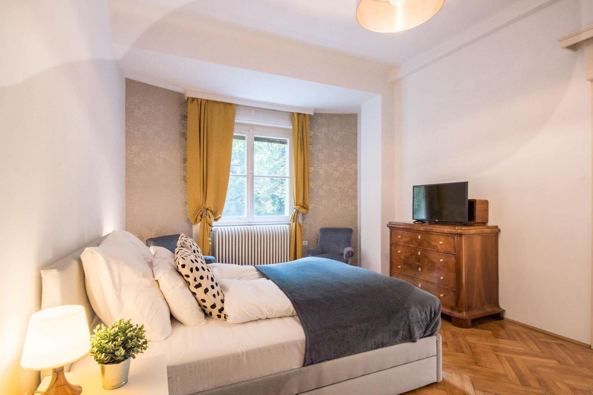 - Spacious - Classic Charm Budapest