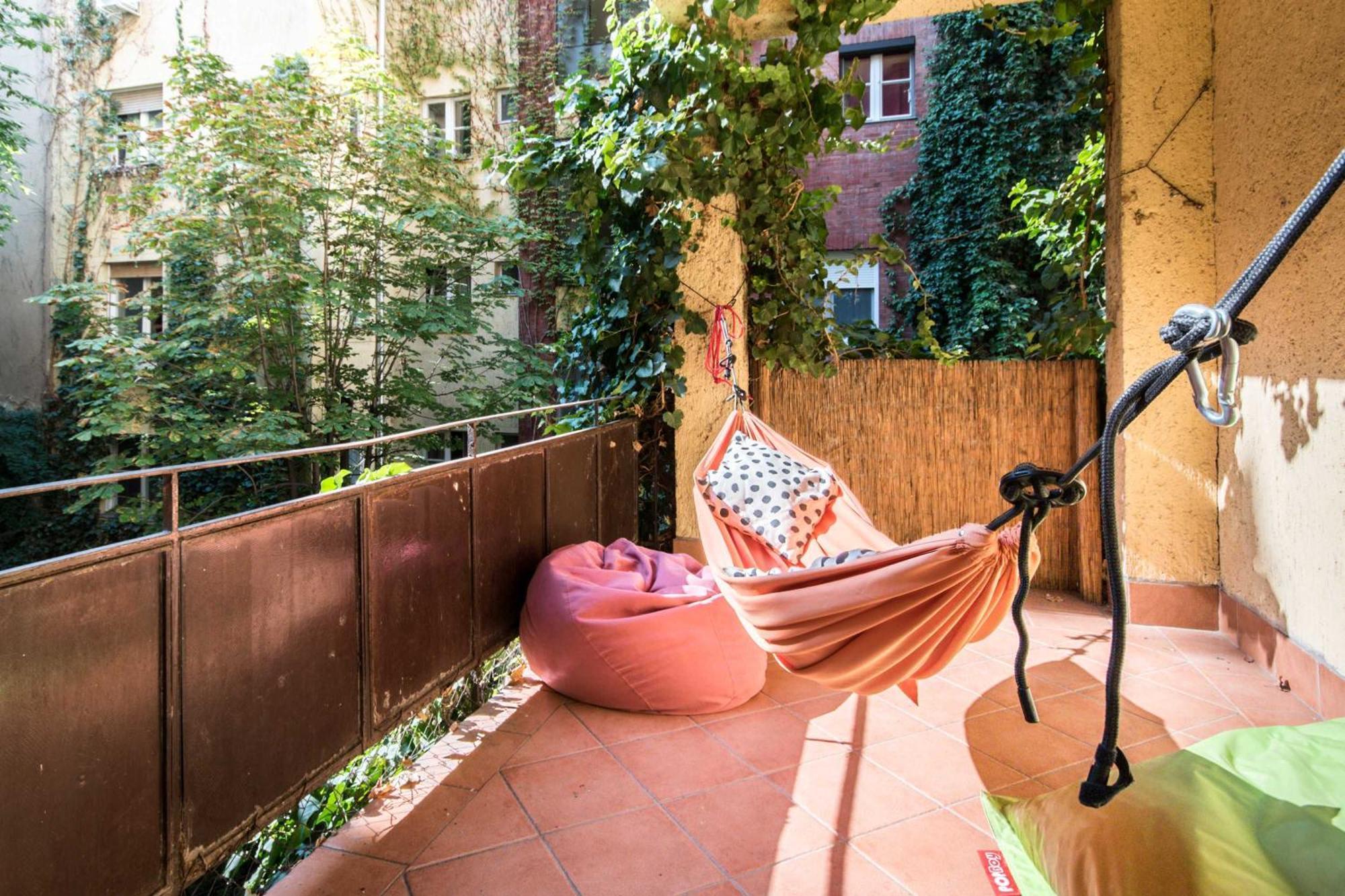 - Spacious - Classic Charm Apartment