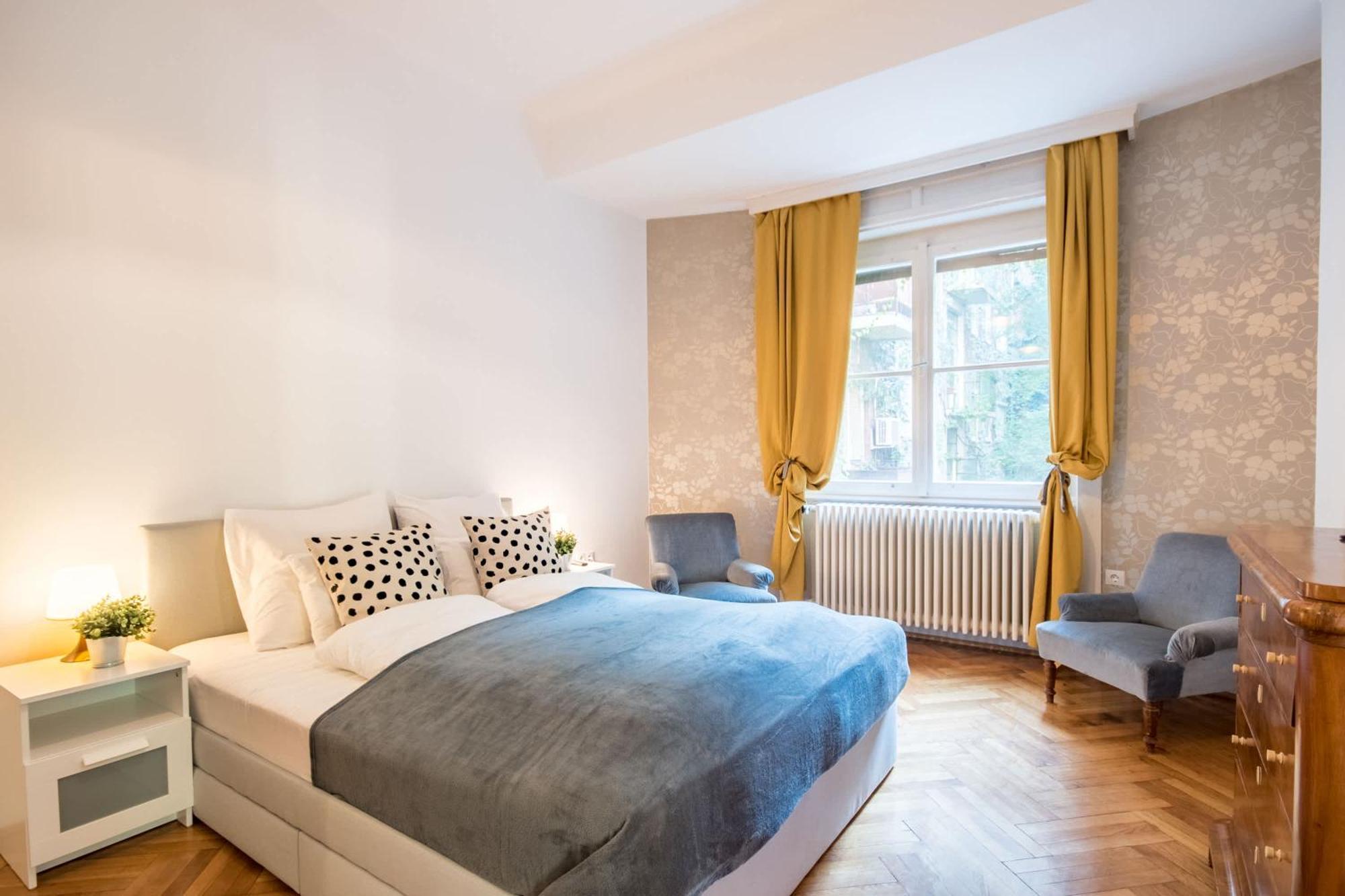 Apartment - Spacious - Classic Charm *