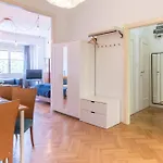 Central - Spacious - Classic Charm